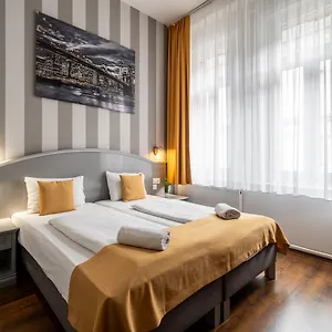 3* Otel Full Moon